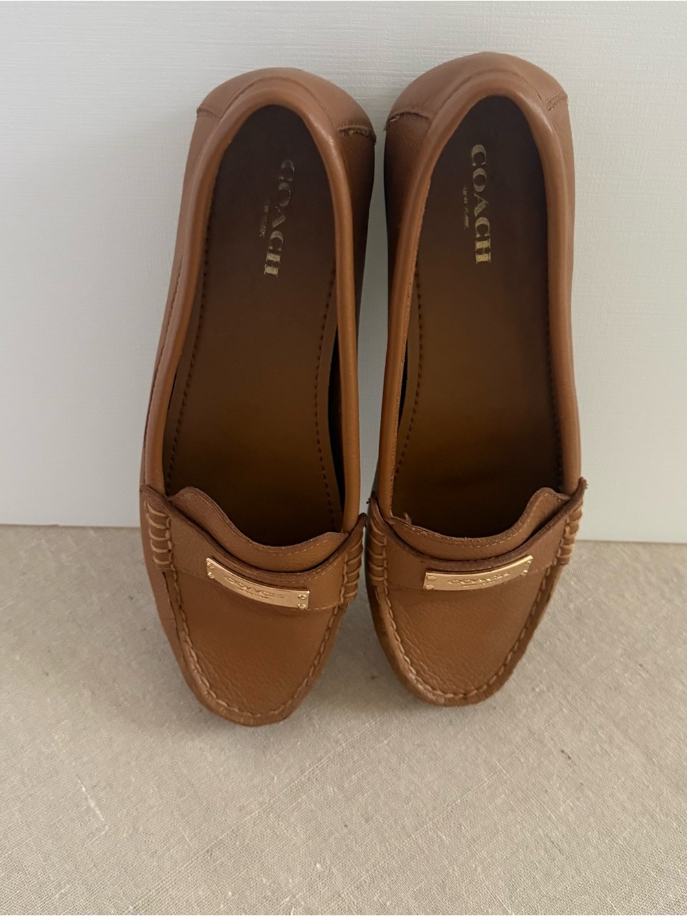 Coach Tan Leather Women’s Fredrica Loafers with Gold Hardware Size 7 Saddle Tan - Picture 4 of 13